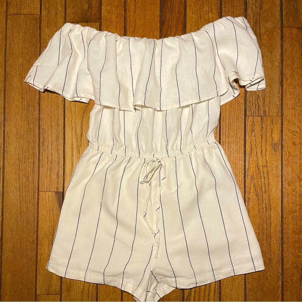 Forever 21 Contemporary, Off the Shoulder Romper XS, linen